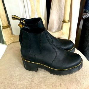 Doc Martens Platform Chelsea Boots Rometty Black size 7